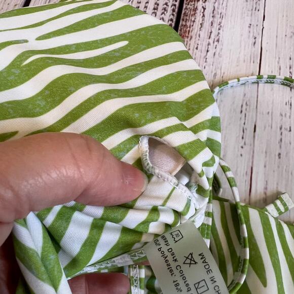 Shein Green & White Zebra Print Bikini Top Size Medium Pre-Loved - Picture 5 of 6